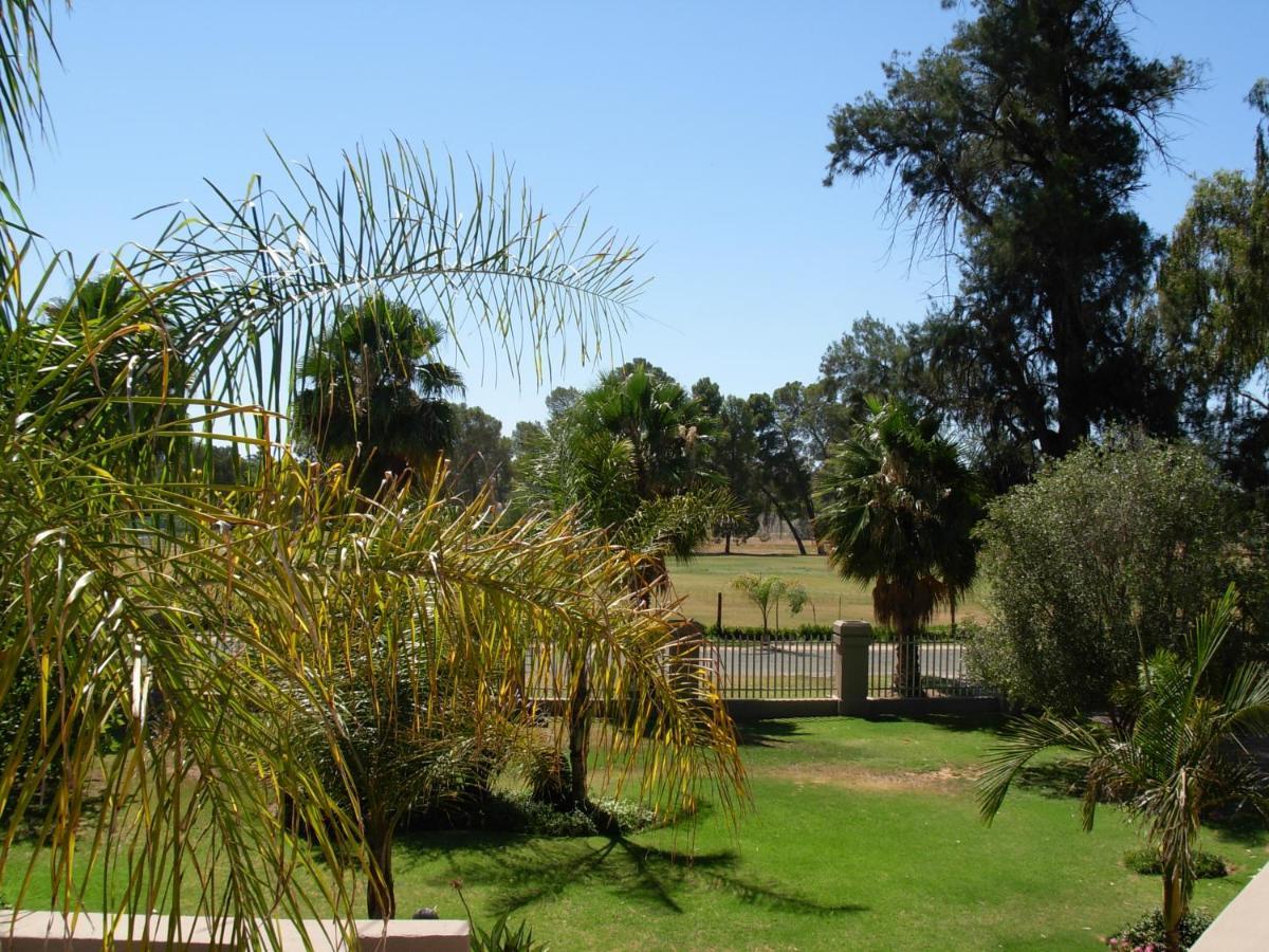 Oudtshoorn Guest House Екстериор снимка