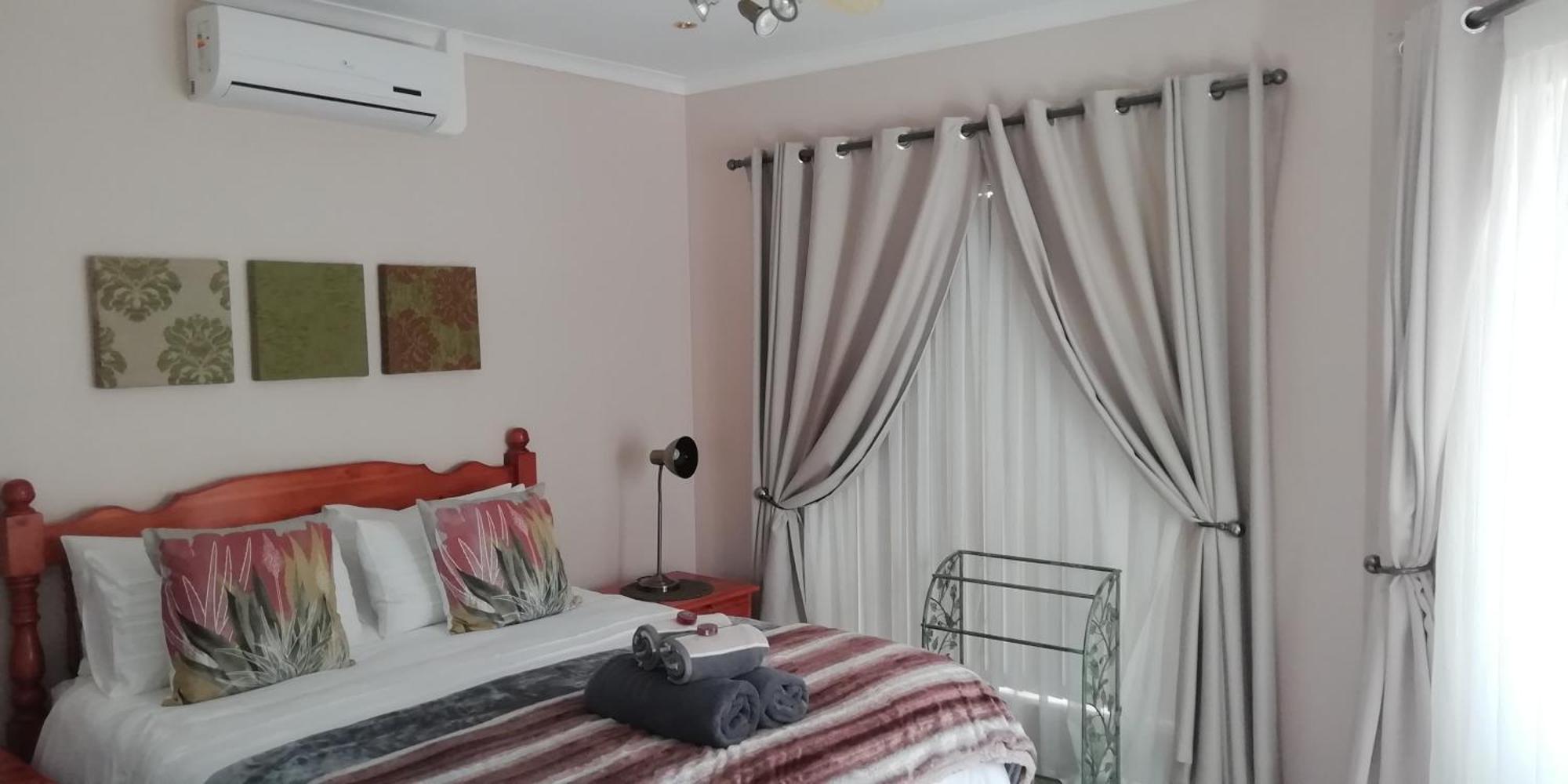 Oudtshoorn Guest House Стая снимка